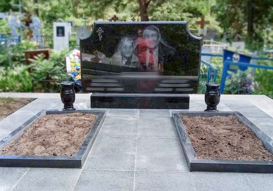 Двойные памятники